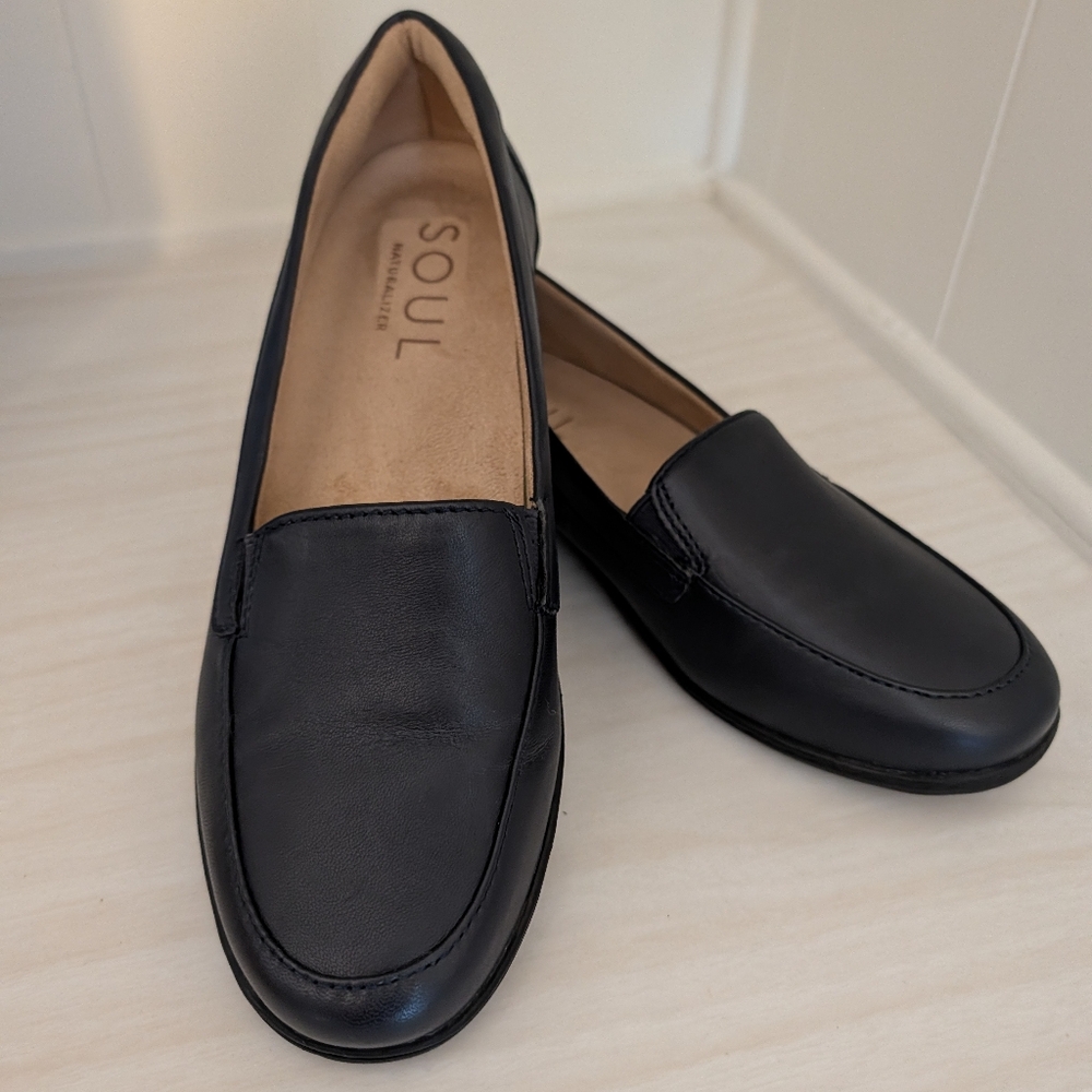Soul Naturalizer Navy Loafers Size 7.5